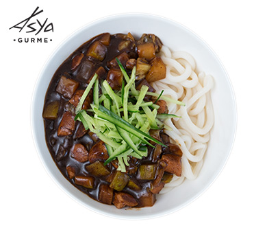 Siyah Fasulye Soslu Udon (Jajangmyeon)