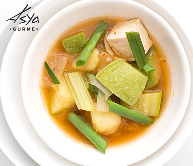 Soya Ezmeli Sebze Çorbası (Doenjang Jjigae)